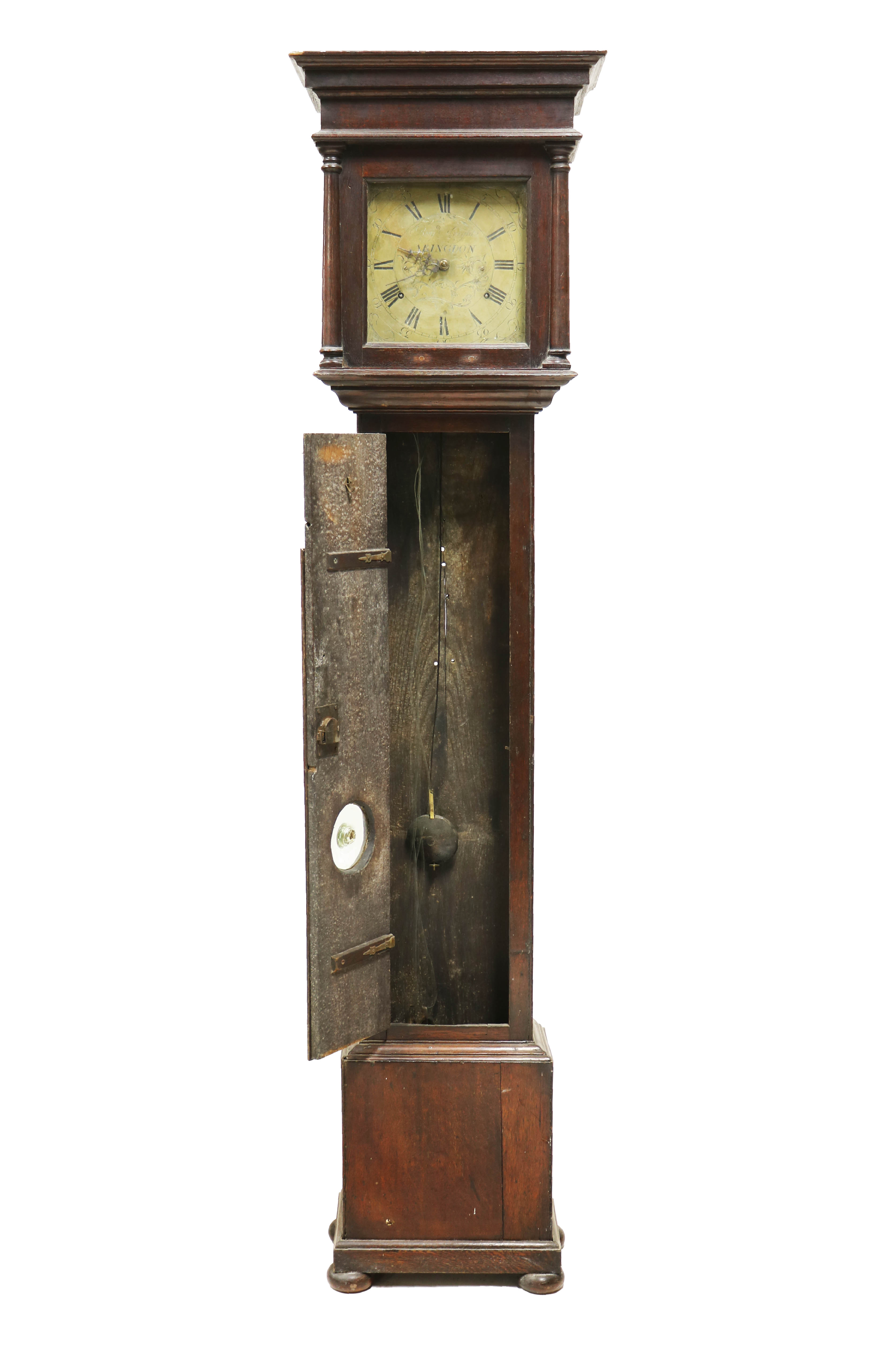 Relógio de caixa alta em madeira