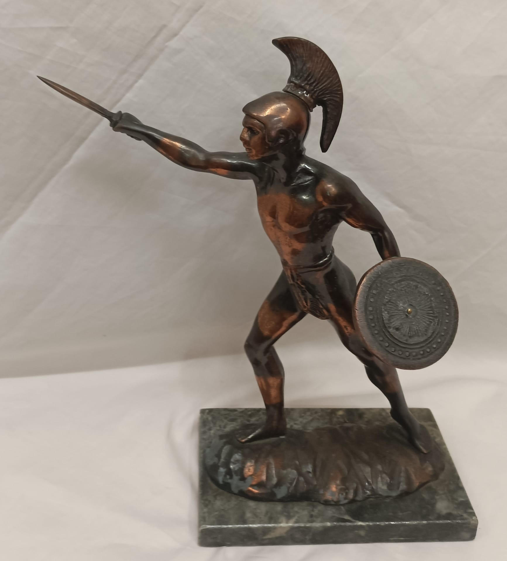Guerreiro, escultura em metal