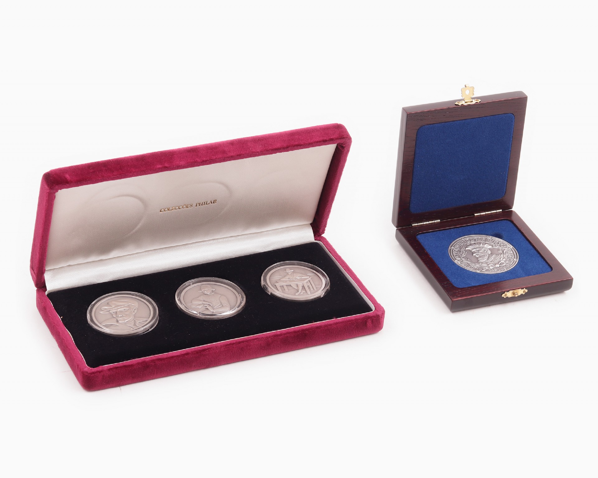 Conjunto de quatro medalhas em prata portuguesa 