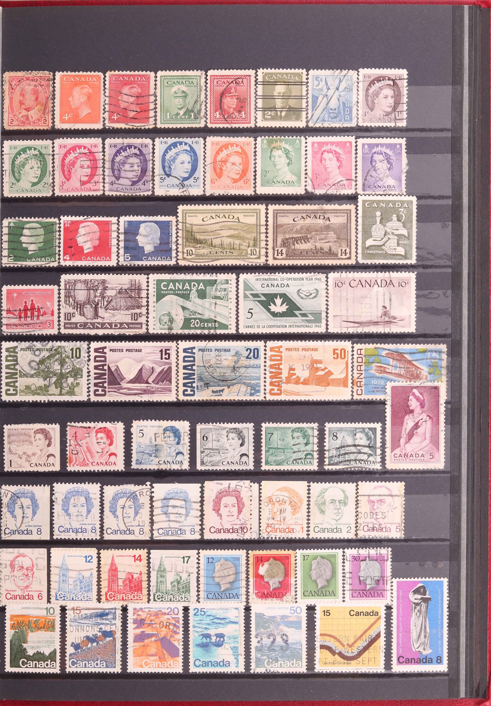 Coleção de 736 selos de Portugal e alguns países estrangeiros