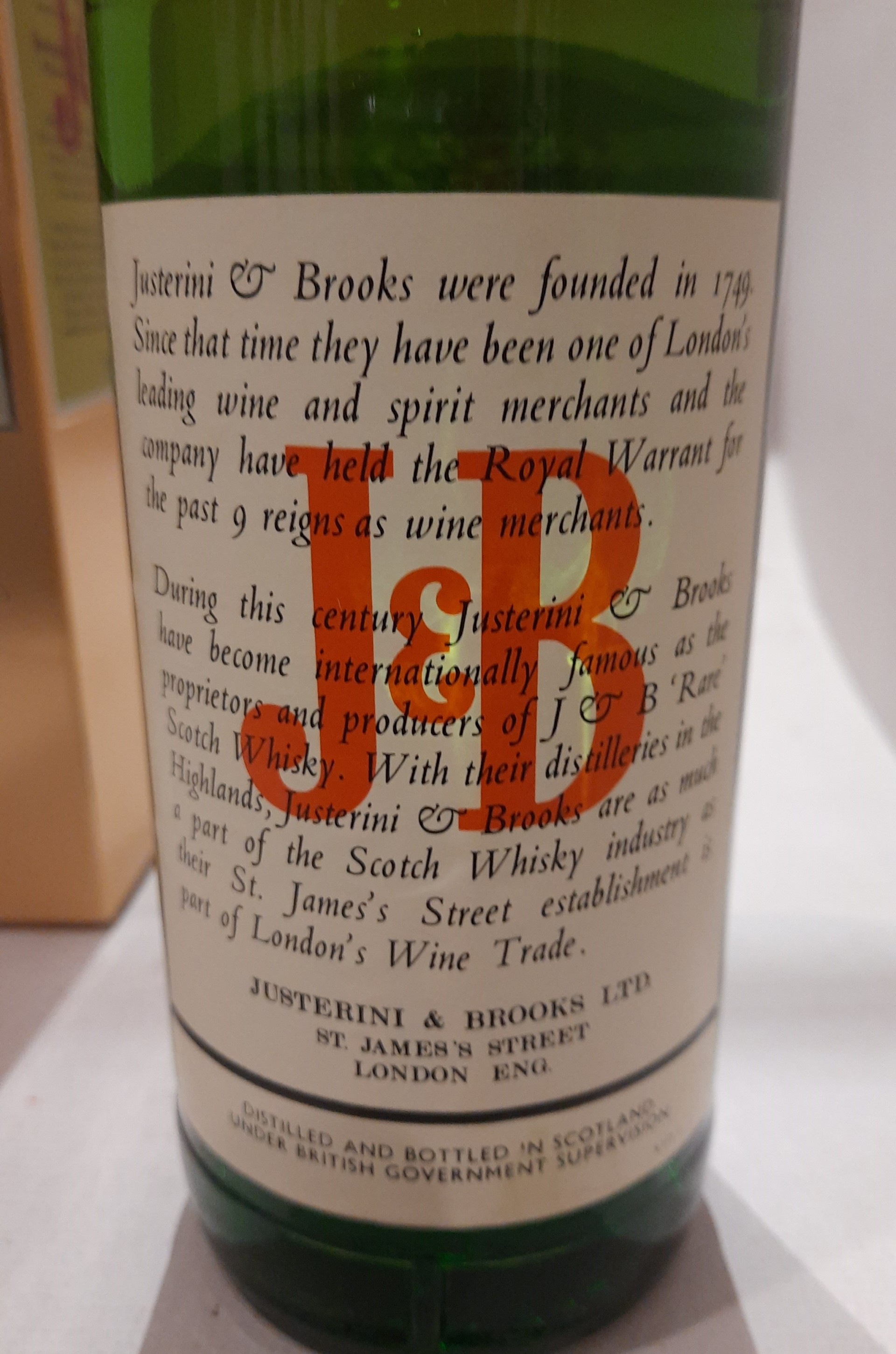 J&B Rare Blended Scotch Whisky | Leiloes | Artbid