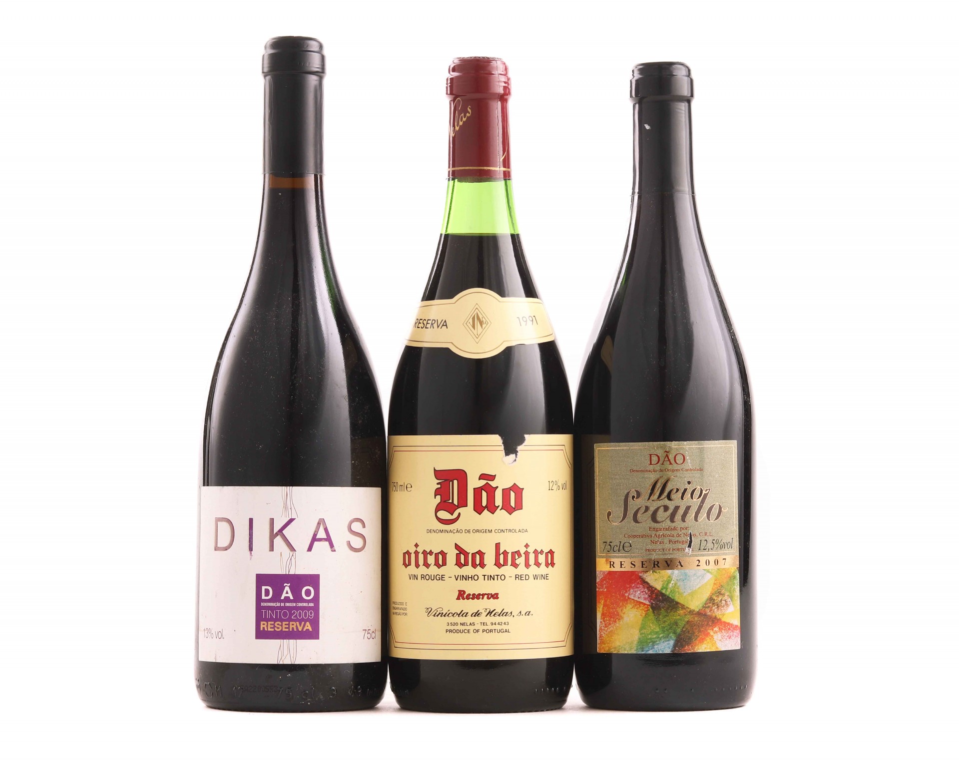 Três (3) gfas vinho tinto Dão Reserva