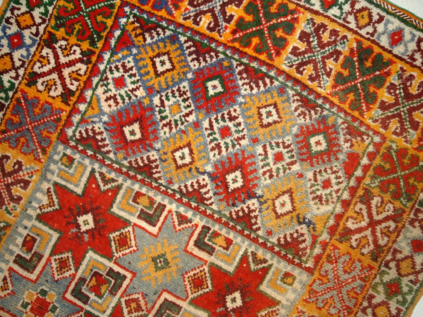 Handmade antique Moroccan Berber rug 3.2' x 5.5' (99cm x 168cm) 1900 - 1C292