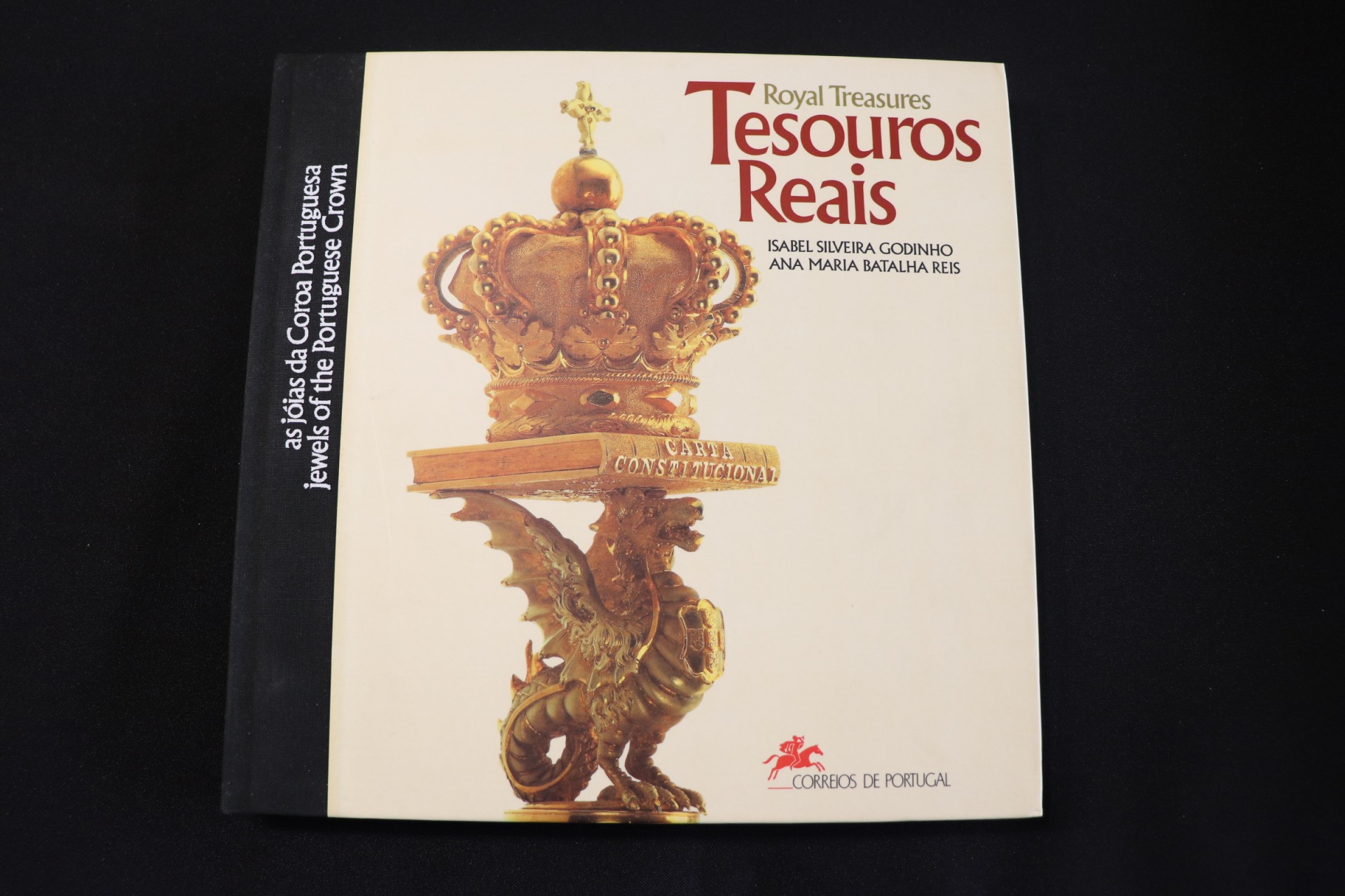 Livro dos CTT – Tesouros reais, as joias da coroa Portuguesa