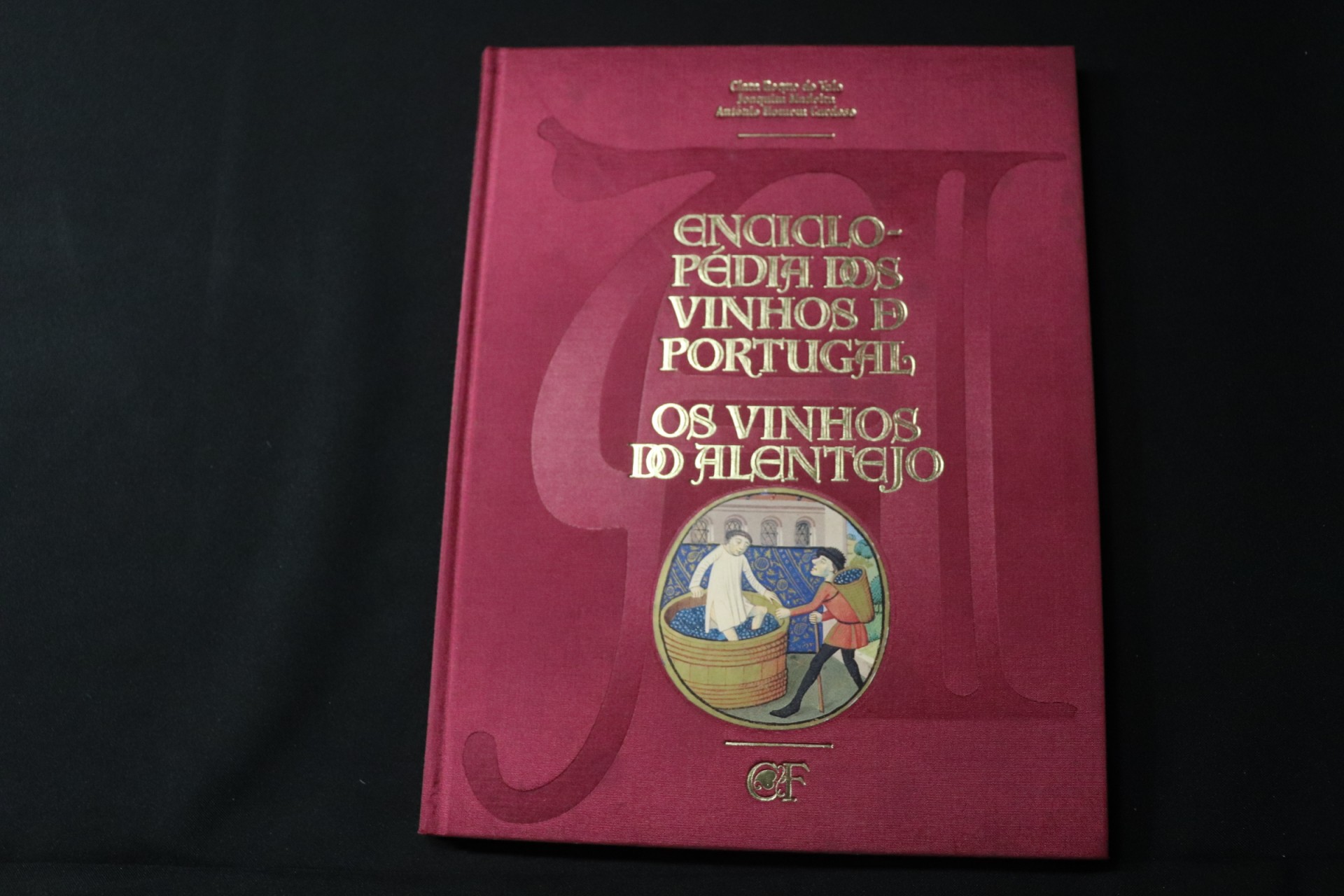 Enciclopédia dos Vinhos de Portugal - Os Vinhos do Alentejo (emissão com capa em seda)