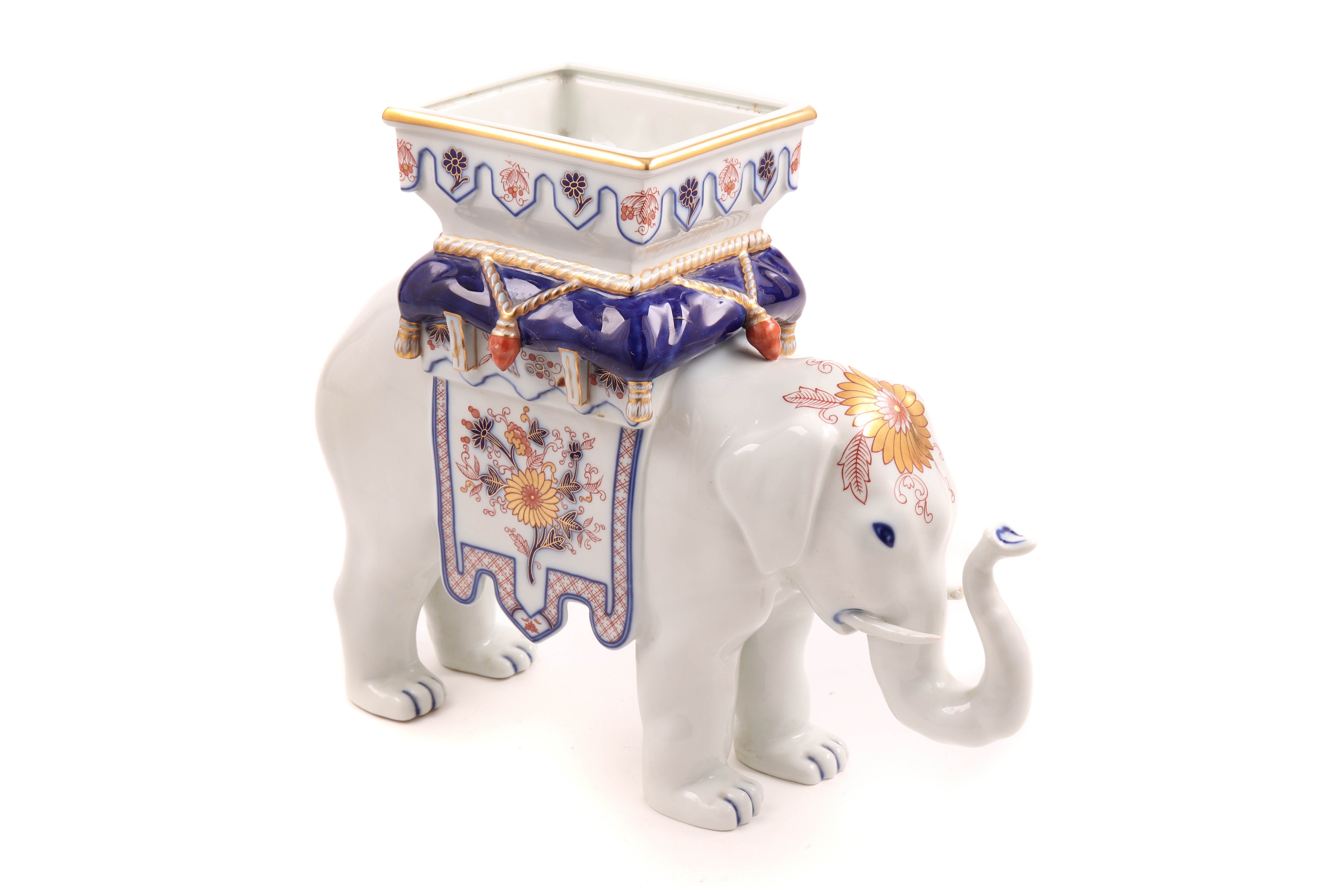 Floreira 'Elefante' em porcelana da Vista Alegre