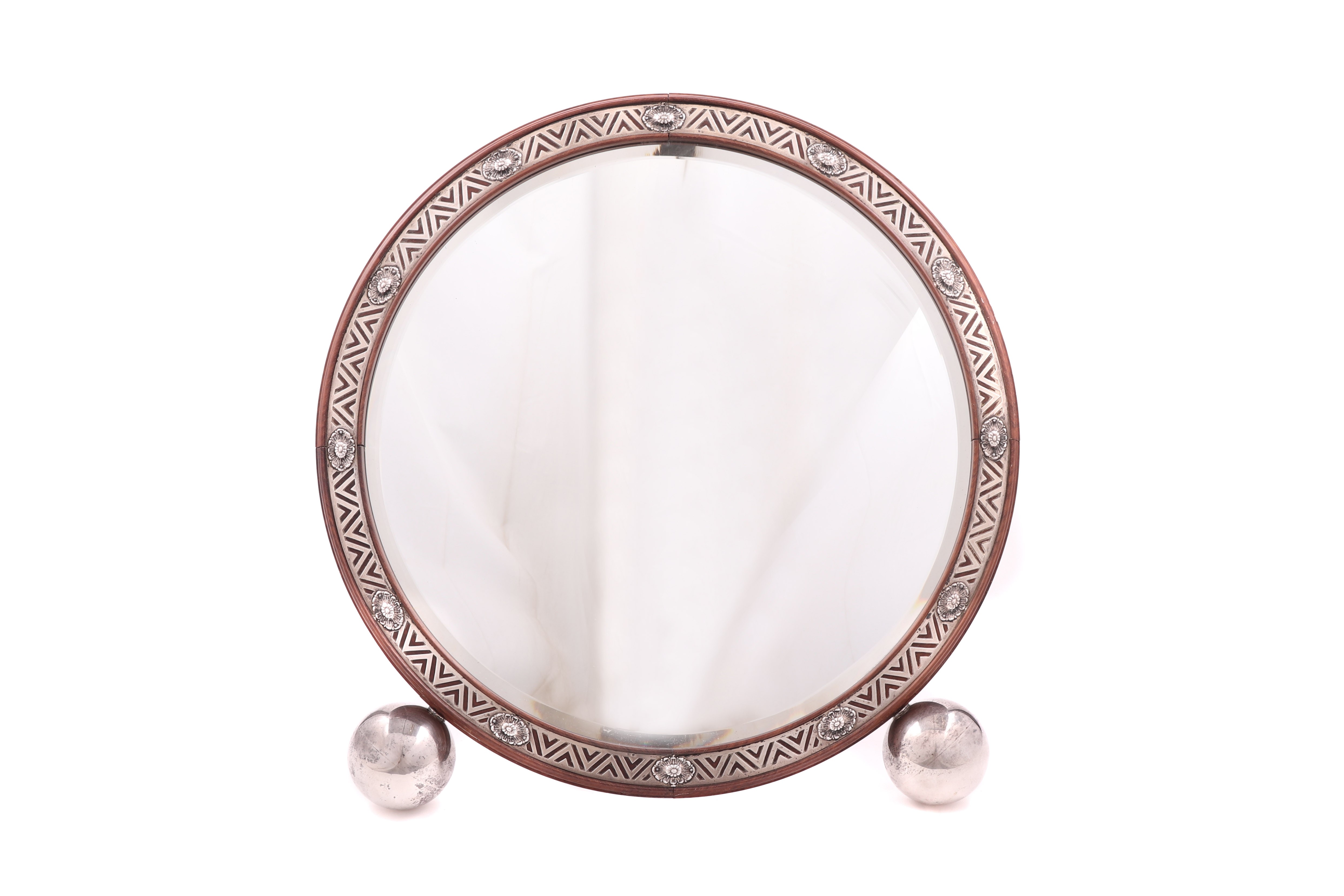 Grande espelho circular em pau-santo com pés e aplicações em prata portuguesa