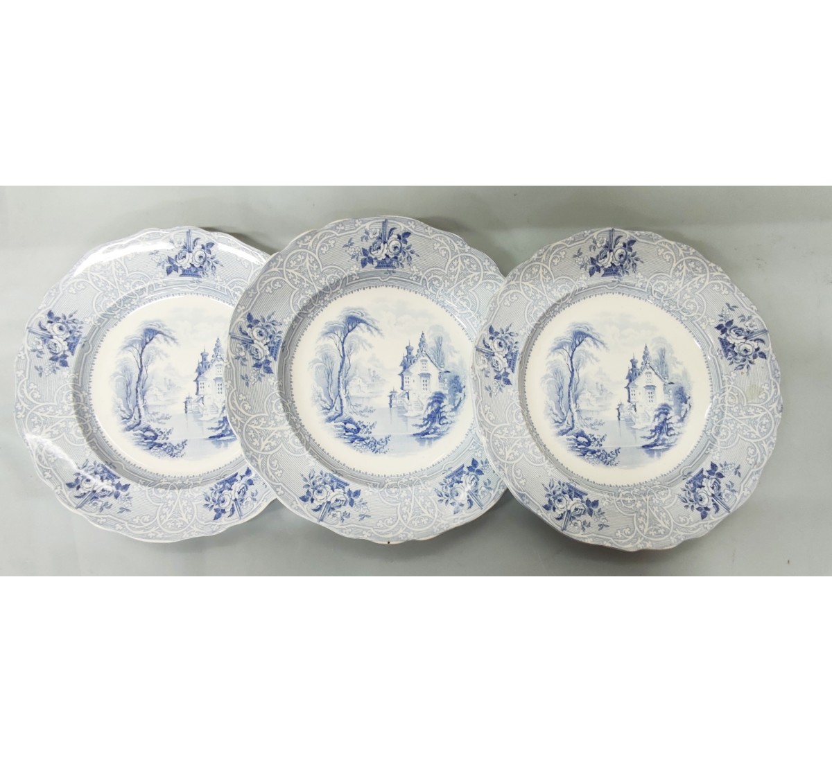 Conjunto de três pratos em porcelana inglesa (3)