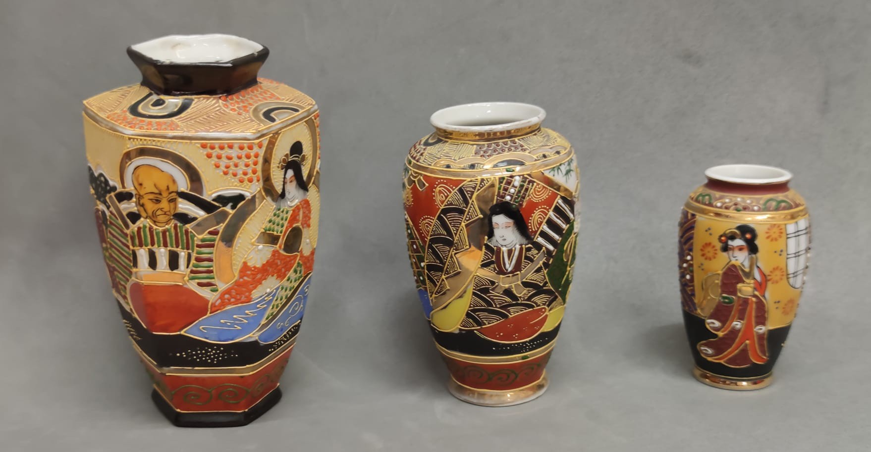 Lote de três jarras em porcelana japonesa (3)