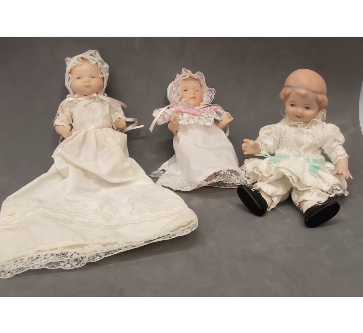 Lote de três bonecas (3)