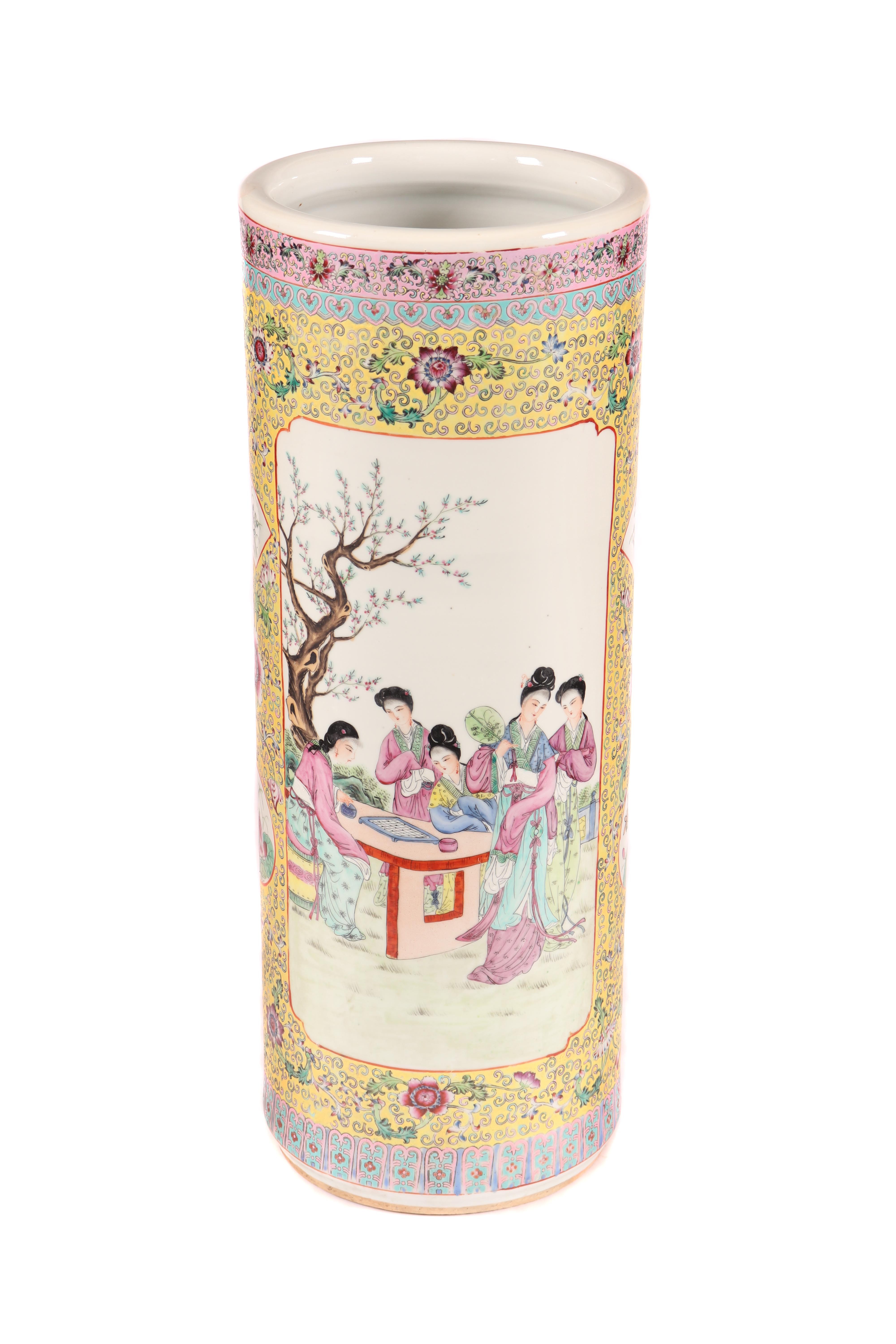 Vaso cilindrico em porcelana chinesa