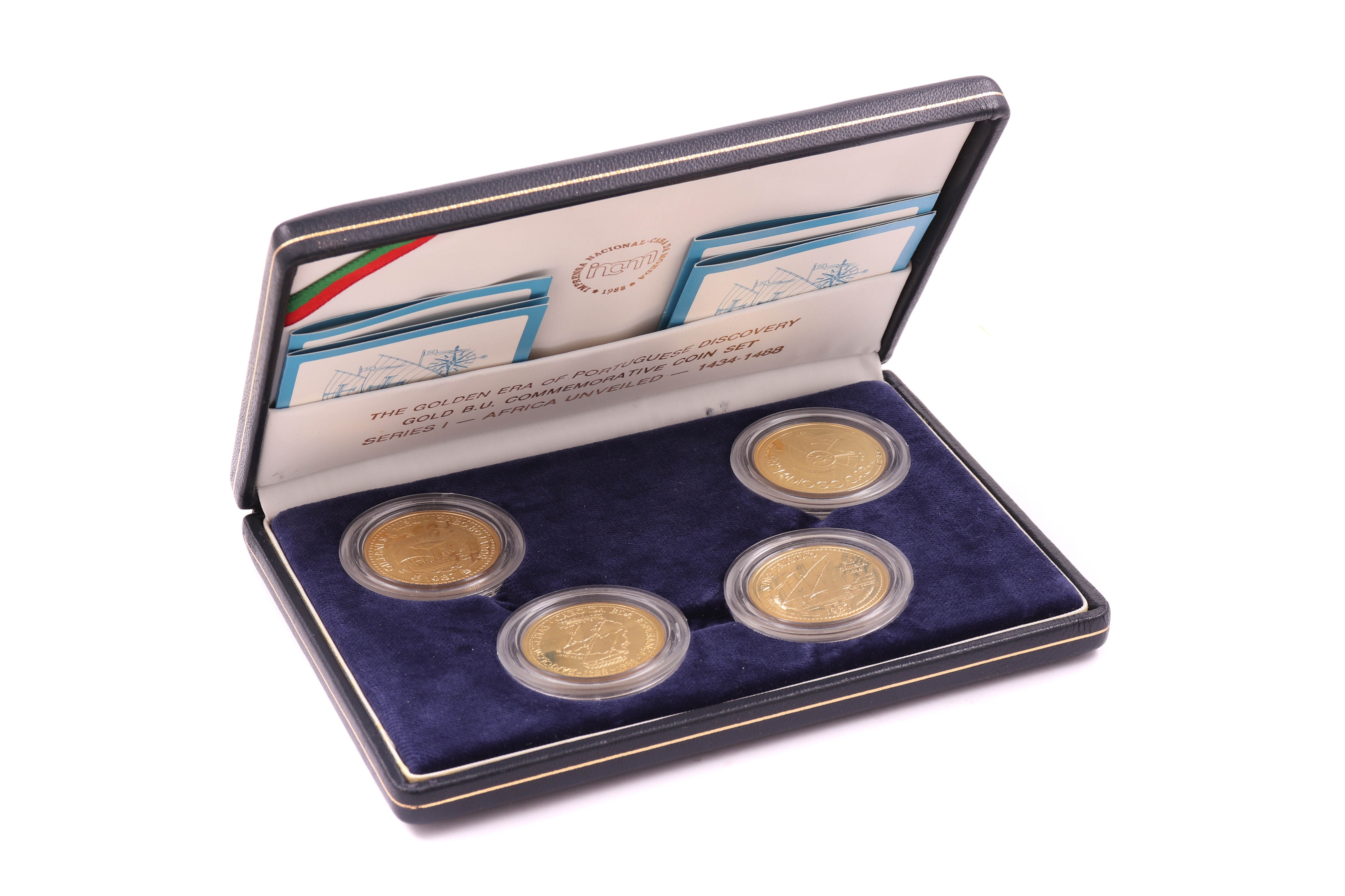Conjunto de 4 moedas de 100 escudos em Ouro (4)