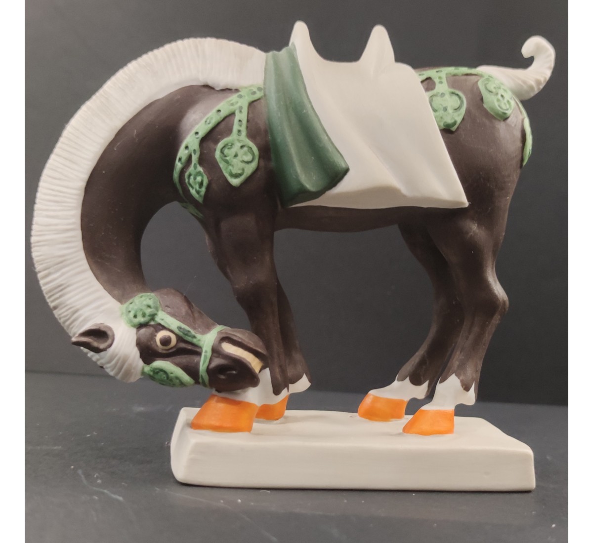 Cavalo, escultura em porcelana biscuit